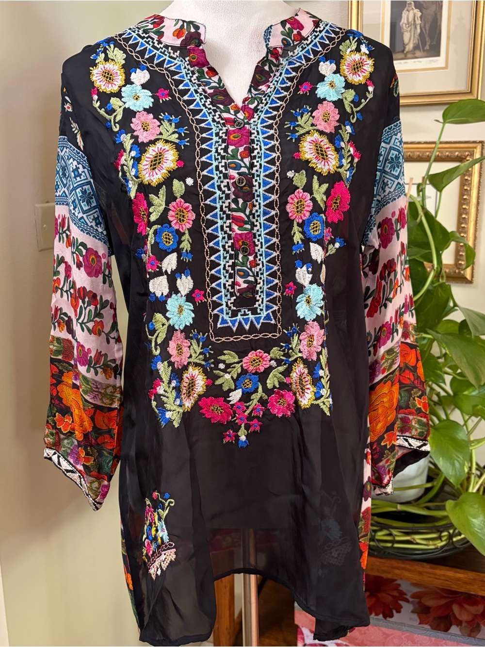 NWT SzSm All About Her Embroidered Boho Tunic Top Black Floral Cupro